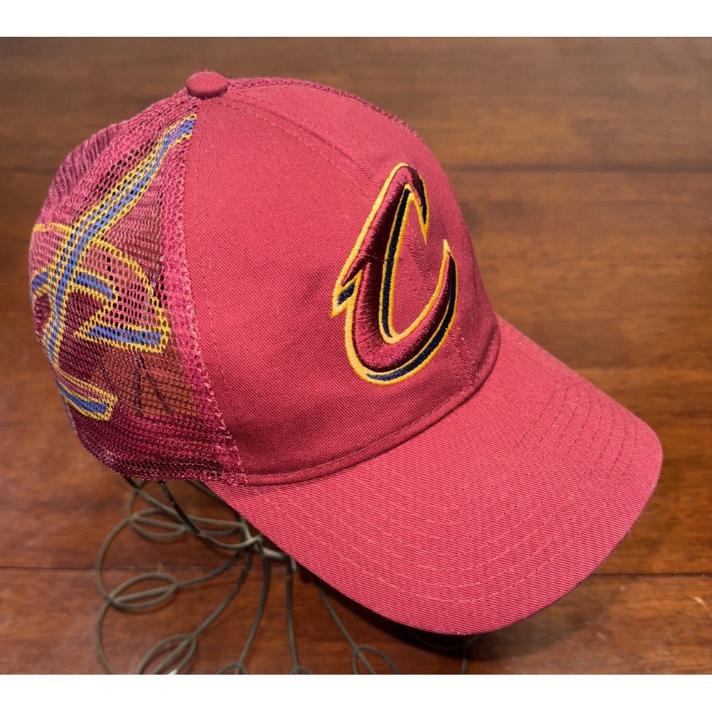 Cleveland Cavaliers Baseball Cap, burgundy with gold and blue trim
